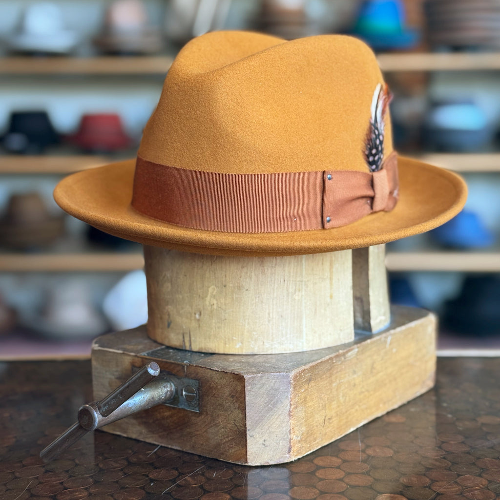 Blixen_rustic-caramel_front-