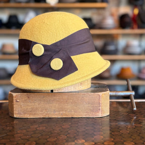 Button Sidewinder Cloche