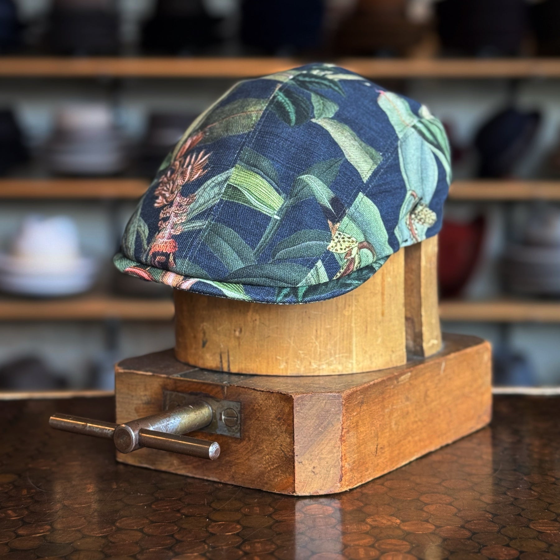 Dark Garden 2-Panel Ivy Cap Black Floral Leaf Print Fitted Flat Cap