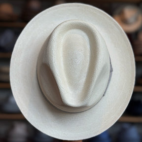Italin Panama Fedora made from finely woven natural straw featuring a classic fedora shape with a wide brim, ideal for stylish sun protection and sophisticated accessories.