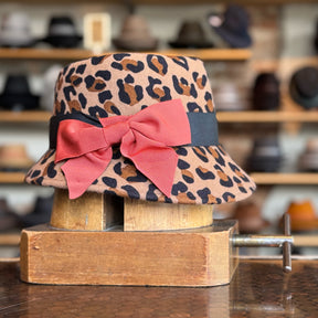 Special Edition Leopard Pinky