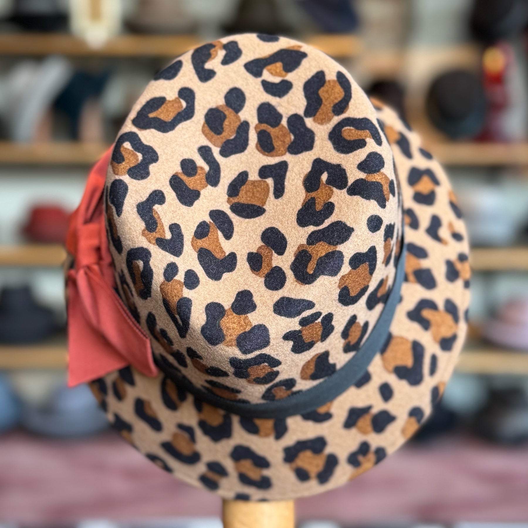 Special Edition Leopard Pinky