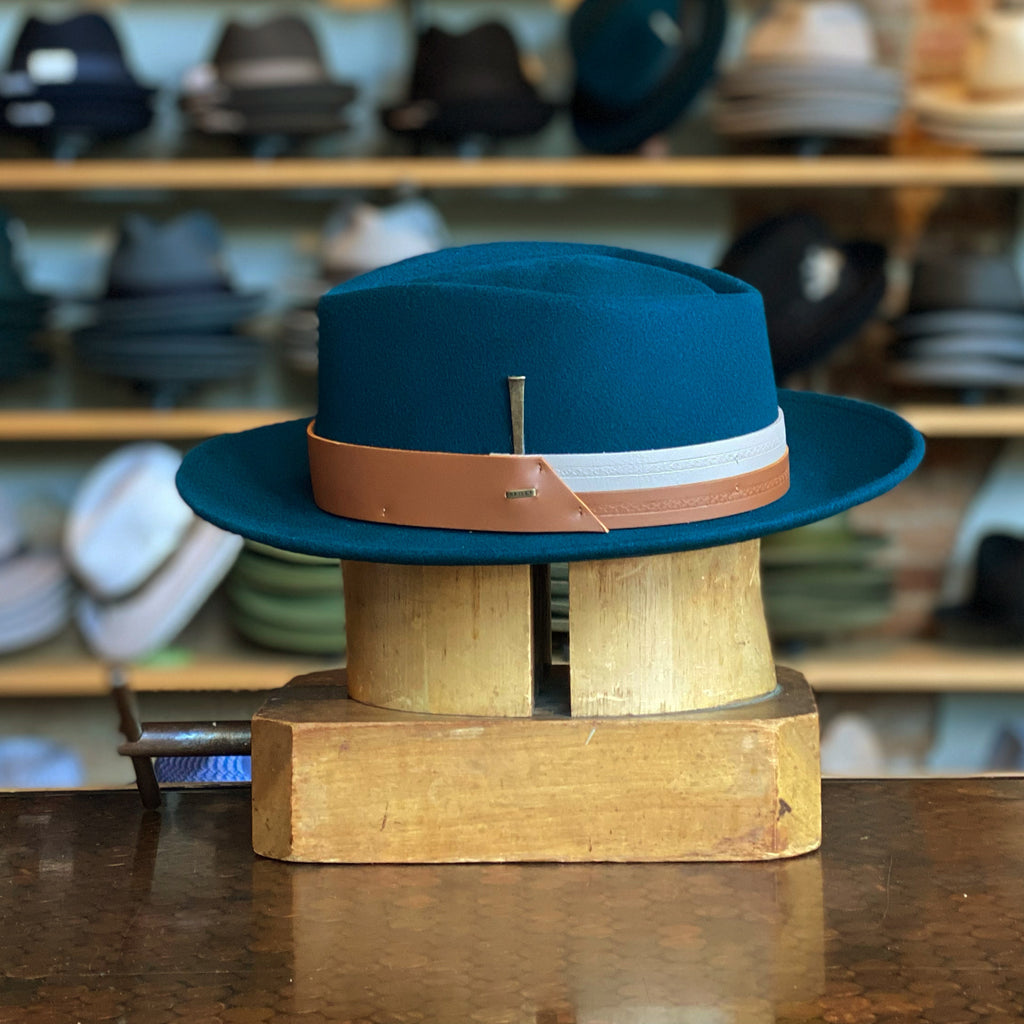 ソイェジ FEDORA キャップ トレカ Sprake_sea-moss_side_1024x.jpg