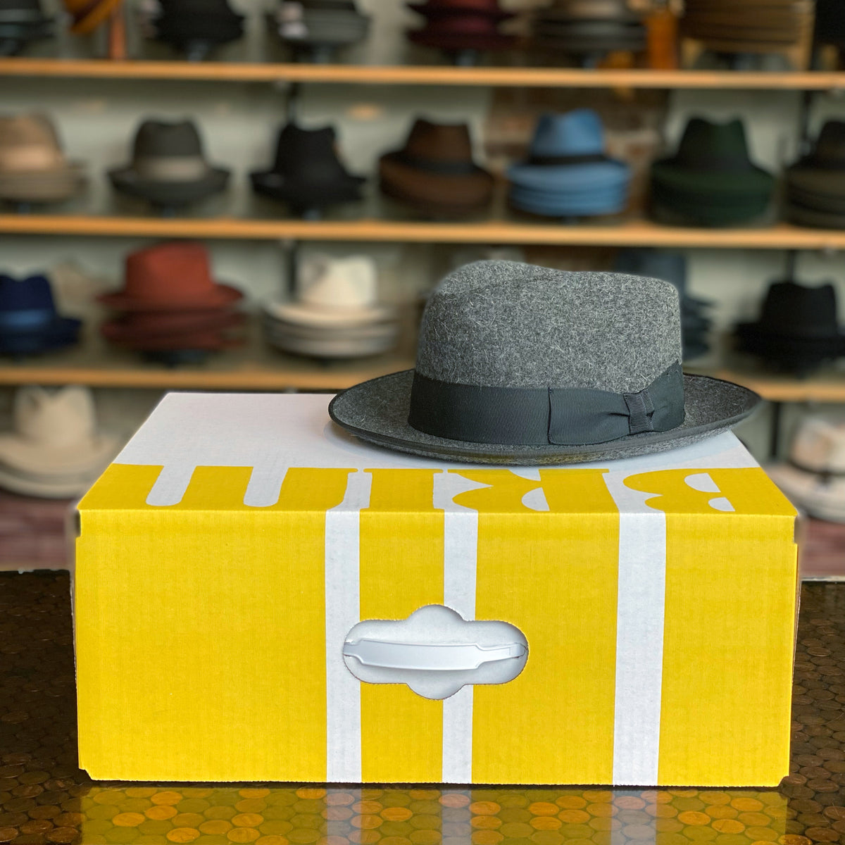 Hat Box w/ Handle